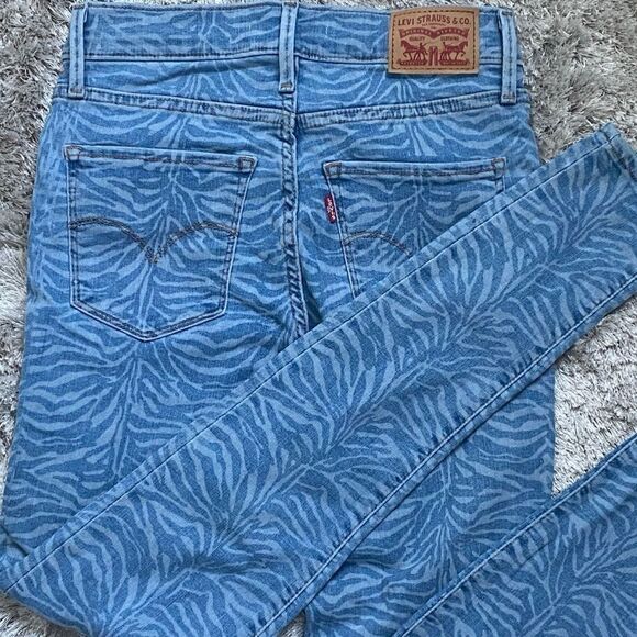 Levi’s 720 Two-Toned Blue Denim High-Waist Stretch Women’s Jeans SZ 26 NWOT - Picture 2 of 7